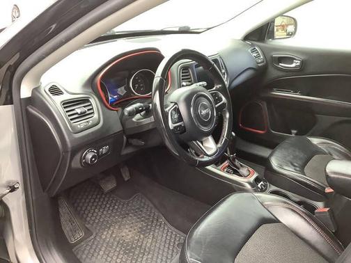 GRAY 2019 Jeep Compass Trailhawk