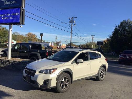 Crystal White Pearl 2019 Subaru Crosstrek 2.0i Premium