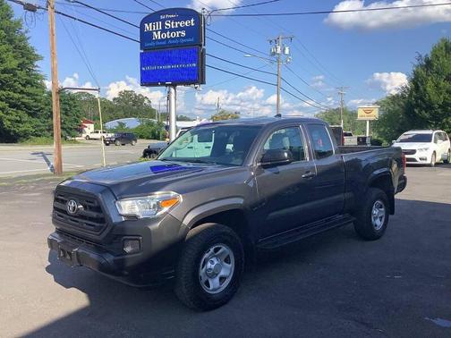 2017 Toyota Tacoma SR