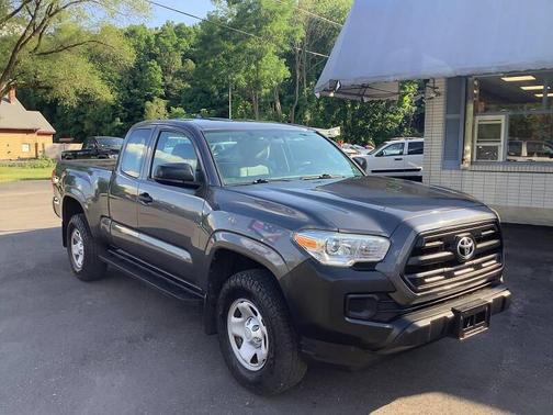 2017 Toyota Tacoma SR