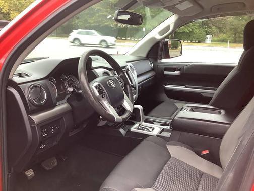 2014 Toyota Tundra SR5