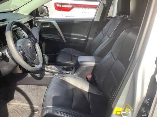 Classic Silver Metallic 2015 Toyota RAV4 XLE