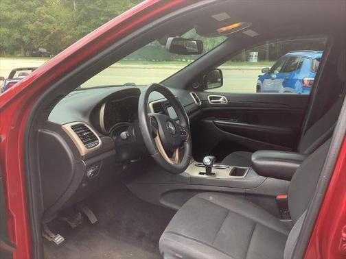 Deep Cherry Red Crystal Pearlcoat 2014 Jeep Grand Cherokee Laredo