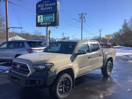 2017 Toyota Tacoma SR5