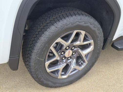 Summit White 2026 GMC Sierra 1500 SLT