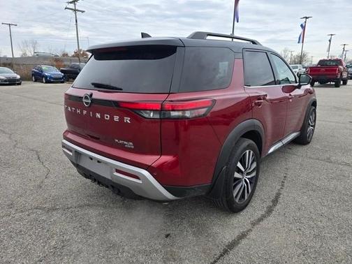 2022 Nissan Pathfinder Platinum
