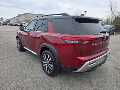 2022 Nissan Pathfinder Platinum