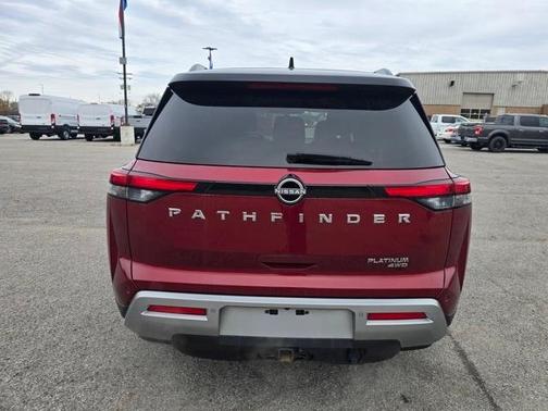 2022 Nissan Pathfinder Platinum