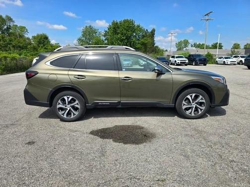 2022 Subaru Outback Touring XT