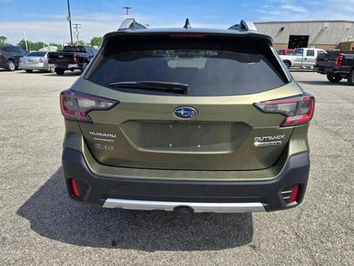 2022 Subaru Outback Touring XT