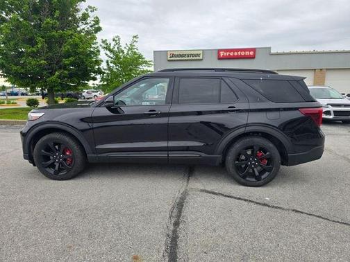 Black Metallic 2023 Ford Explorer ST