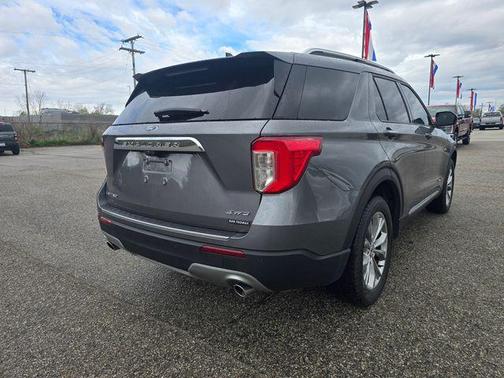 Gray Metallic 2024 Ford Explorer Limited