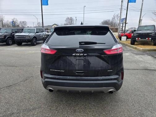 2022 Ford Edge Titanium