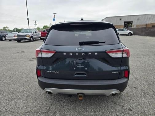 2022 Ford Escape Titanium Hybrid