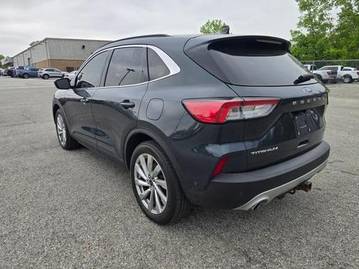 2022 Ford Escape Titanium Hybrid