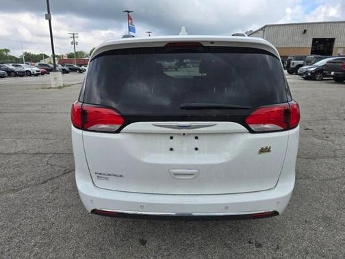 2018 Chrysler Pacifica Touring-L