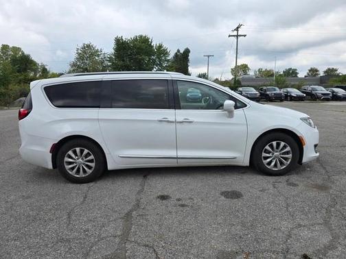 2018 Chrysler Pacifica Touring-L