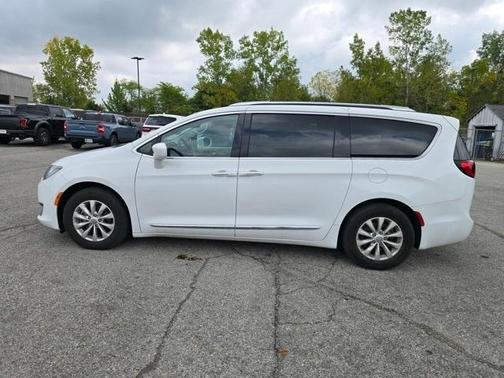 2018 Chrysler Pacifica Touring-L
