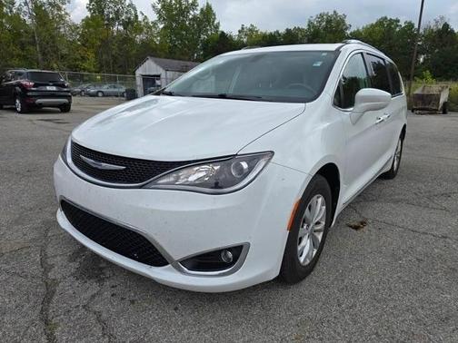 2018 Chrysler Pacifica Touring-L