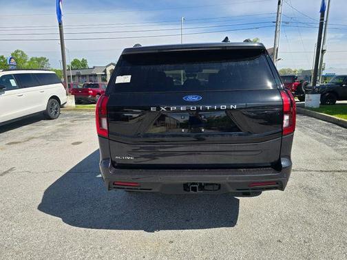 Dark Matter Gray Metallic 2026 Ford Expedition Active