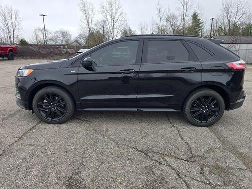 Agate Black Metallic 2022 Ford Edge ST Line