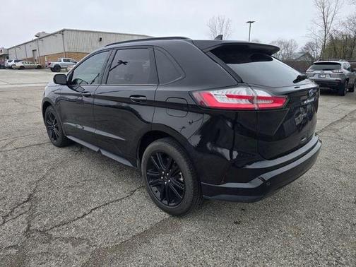 Agate Black Metallic 2022 Ford Edge ST Line