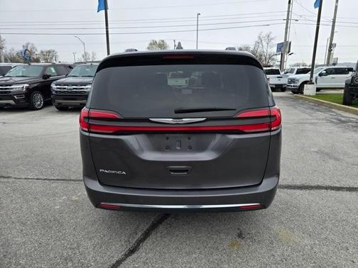 2021 Chrysler Pacifica Touring-L