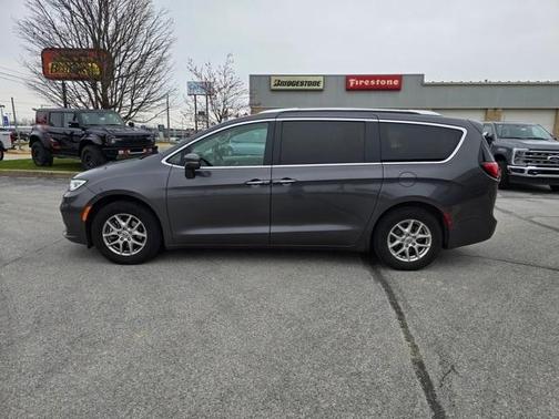 2021 Chrysler Pacifica Touring-L