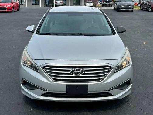 Symphony Silver 2017 Hyundai SONATA SE