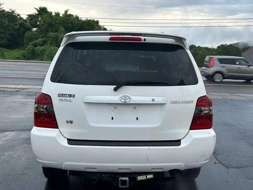 Crystal White 2007 Toyota Highlander Sport