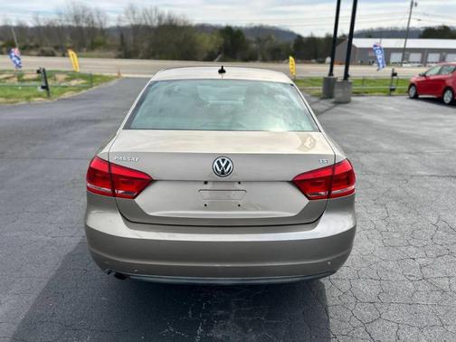 Gold 2015 Volkswagen Passat 1.8T S