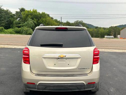 Gold 2016 Chevrolet Equinox LT