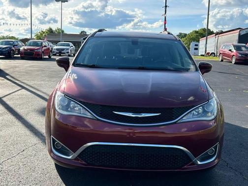 Velvet Red Pearlcoat 2018 Chrysler Pacifica Touring-L