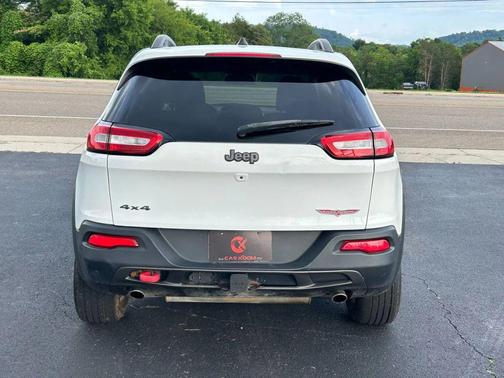 Bright White Clearcoat 2017 Jeep Cherokee Sport