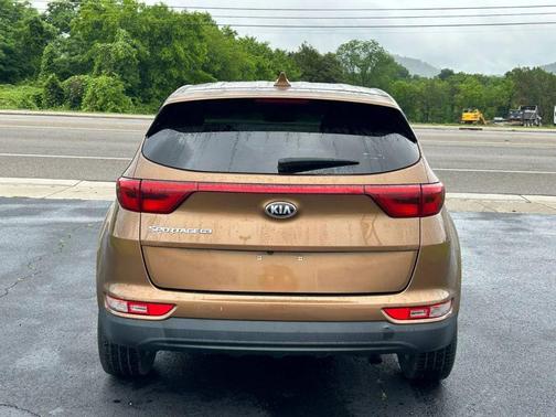 Burnished Copper 2017 Kia Sportage LX