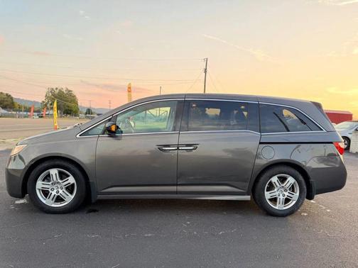 Gray 2012 Honda Odyssey Touring
