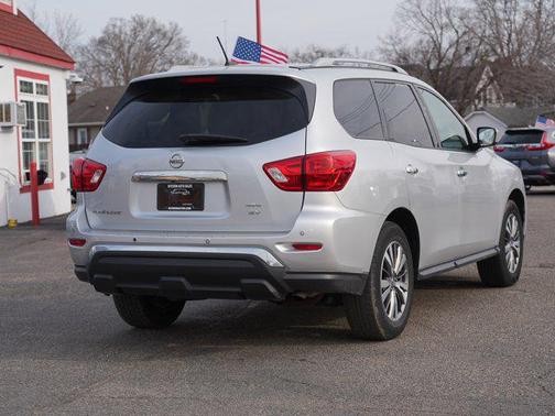 2018 Nissan Pathfinder SV