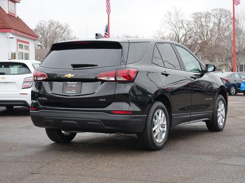 2023 Chevrolet Equinox LS