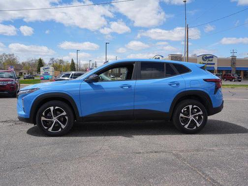 Fountain Blue 2024 Chevrolet Trax FWD 1RS