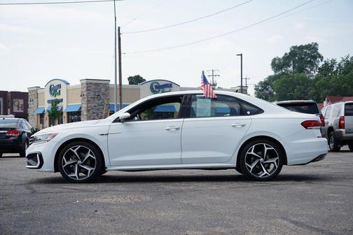 2021 Volkswagen Passat 2.0T R-Line