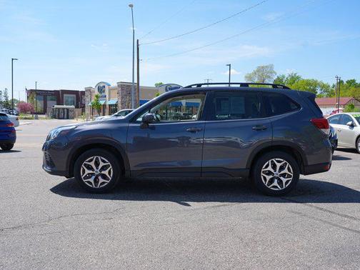 Magnetite Gray Metallic 2023 Subaru Forester Premium