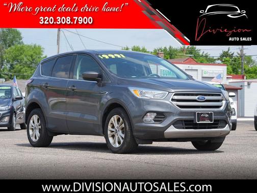 White Platinum Metallic Tri-Coat 2017 Ford Escape SE