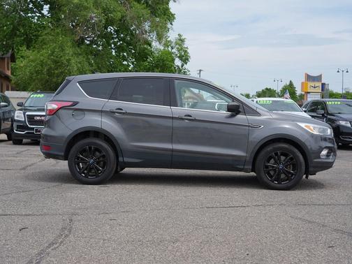 White Platinum Metallic Tri-Coat 2017 Ford Escape SE