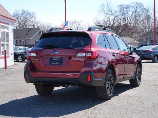 Crimson Red Pearl 2019 Subaru Outback 2.5i