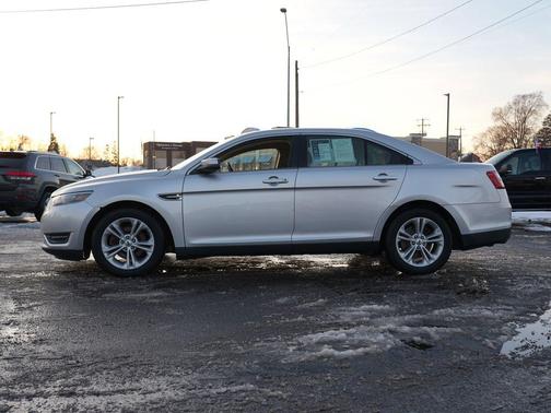 2016 Ford Taurus SEL