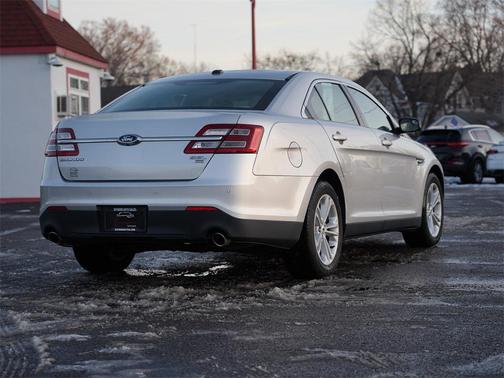 2016 Ford Taurus SEL