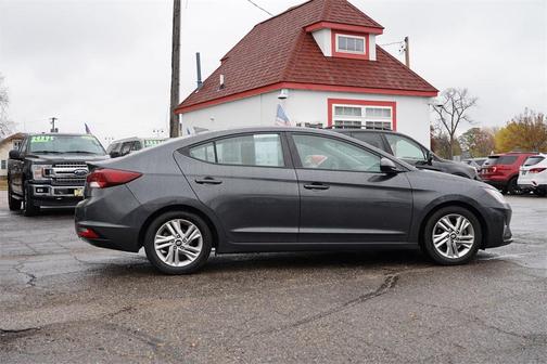 2020 Hyundai ELANTRA SEL