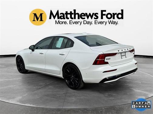 2024 Volvo S60 B5 Plus Black Edition