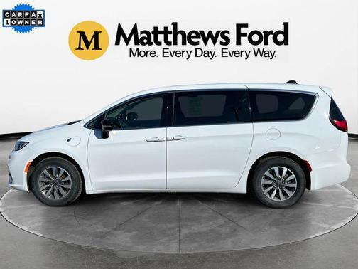 2024 Chrysler Pacifica Hybrid Select