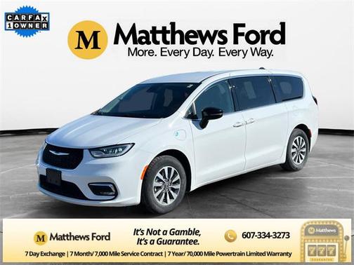 2024 Chrysler Pacifica Hybrid Select